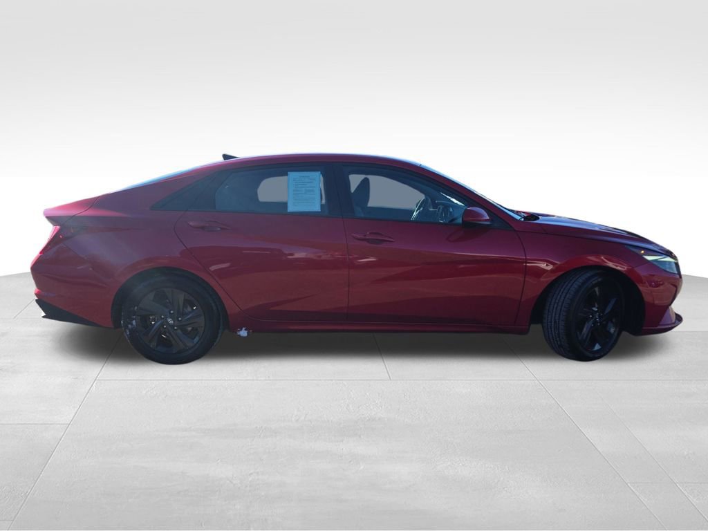 Used 2022 Hyundai Elantra SEL image 9