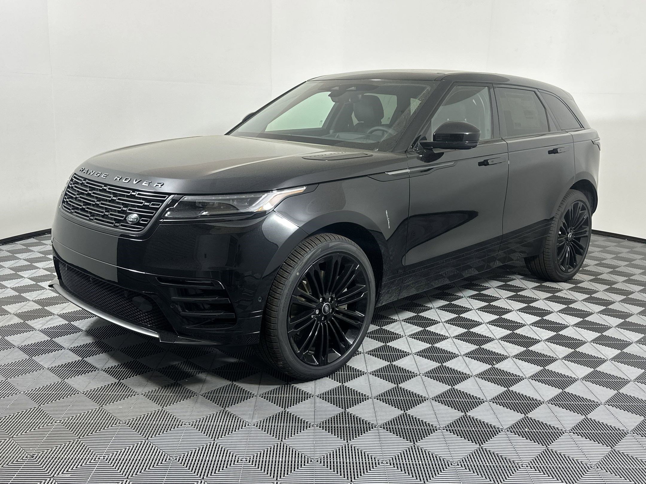 New 2026 Land Rover Range Rover Velar Dynamic SE