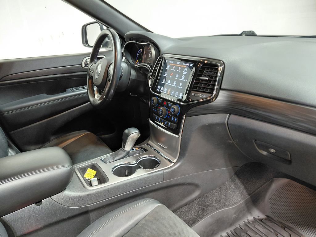 Certified 2021 Jeep Grand Cherokee Laredo X AWD/4WD image 29
