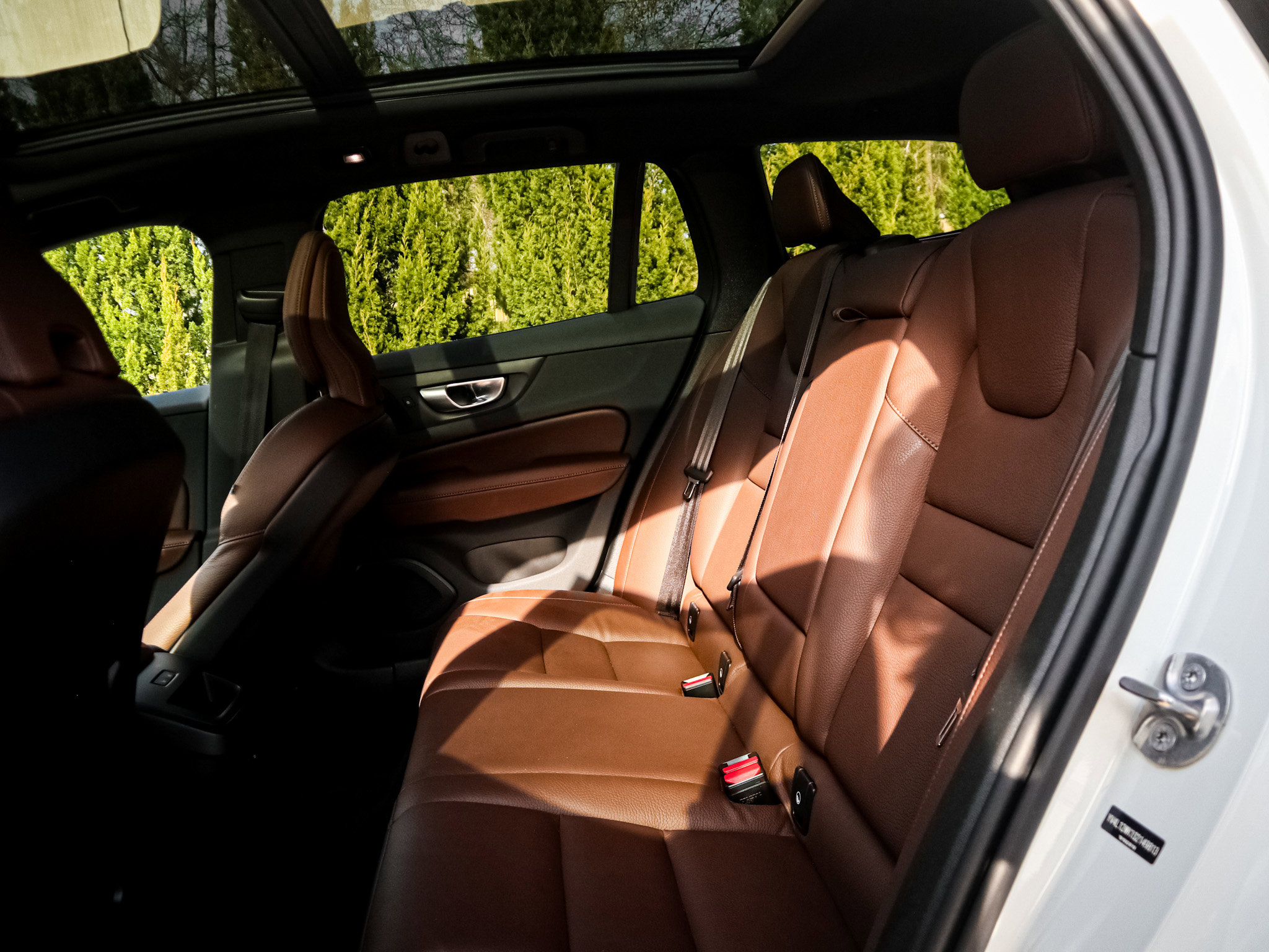 Used 2025 Volvo V60 B5 Cross Country Plus image 31