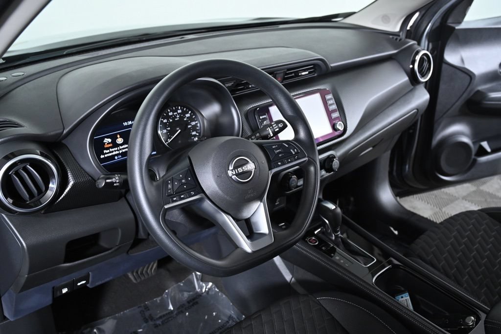 Certified 2022 Nissan Kicks SV FWD image 11