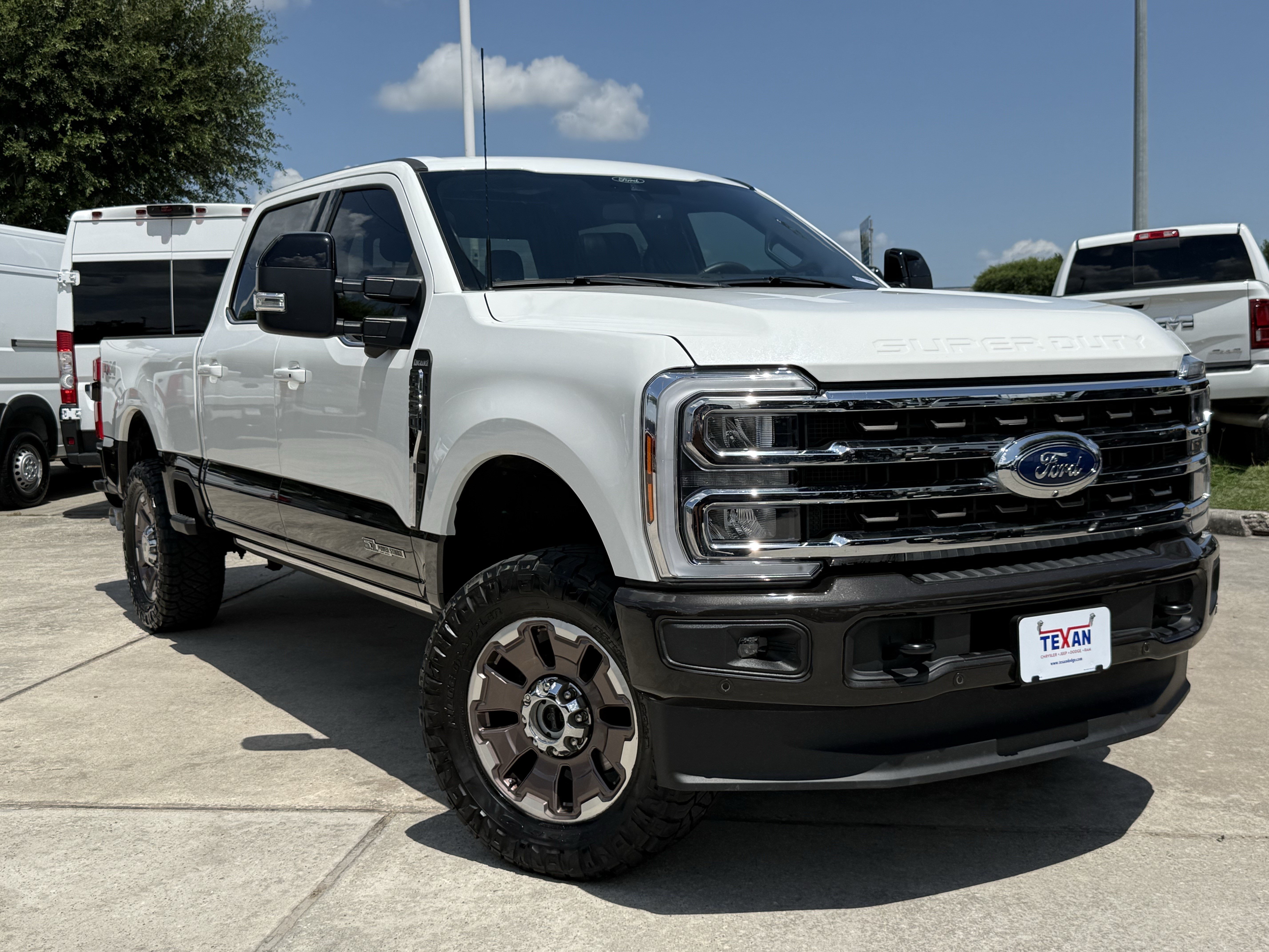 Used 2024 Ford F250 King Ranch w/ FX4 Off-Road Package AWD/4WD image 2