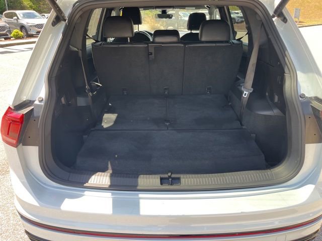 Used 2024 Volkswagen Tiguan SE R-Line image 33