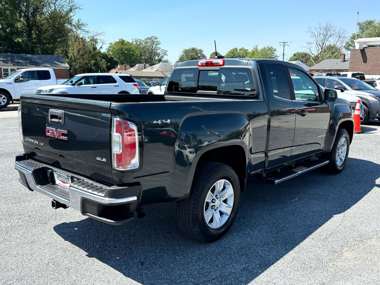 Used 2018 GMC Canyon SLE w/ SLE Convenience Package image 8