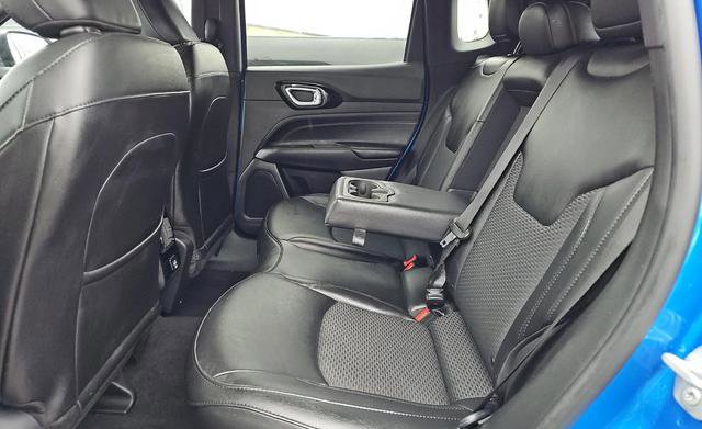 Used 2022 Jeep Compass Altitude AWD/4WD image 13