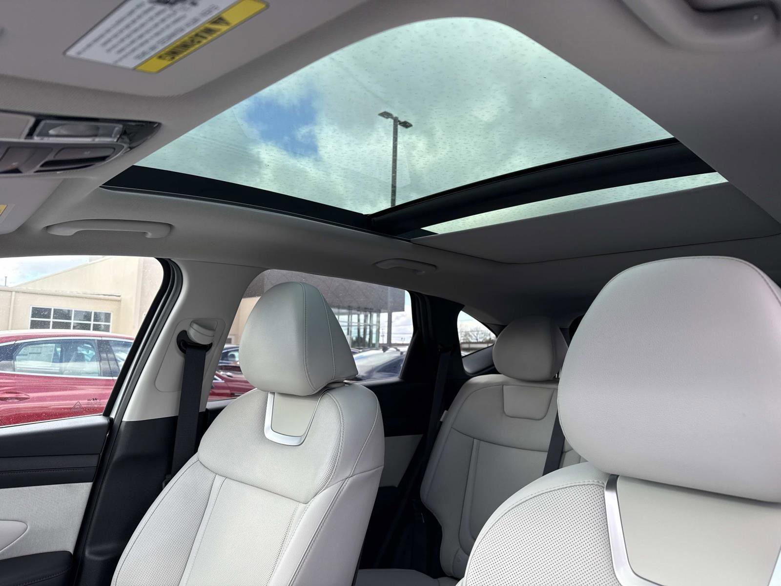 New 2025 Hyundai Tucson Limited image 3