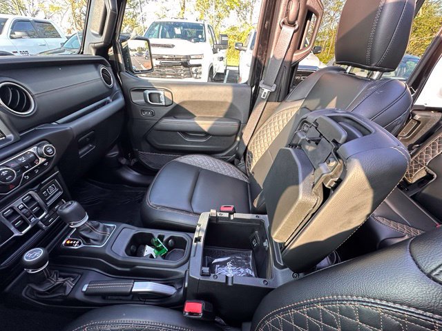 Used 2021 Jeep Wrangler Unlimited Sahara AWD/4WD image 27