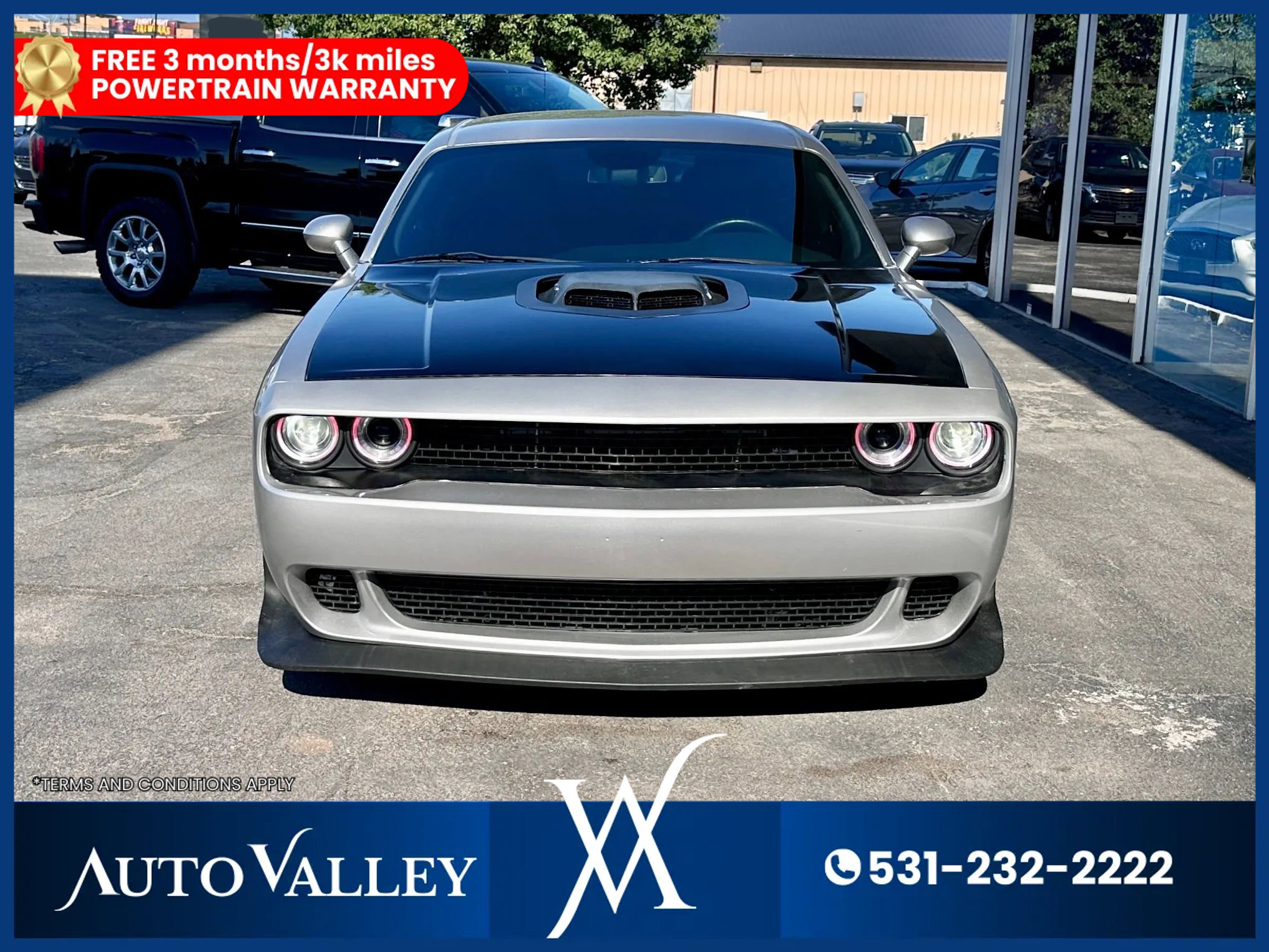 Used 2017 Dodge Challenger R/T image 2