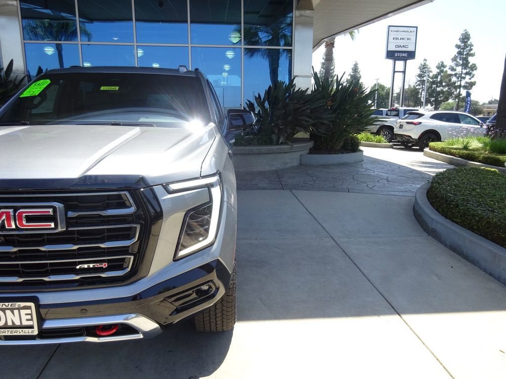 New 2026 GMC Yukon XL AT4 w/ AT4 Premium Plus Package AWD/4WD image 32
