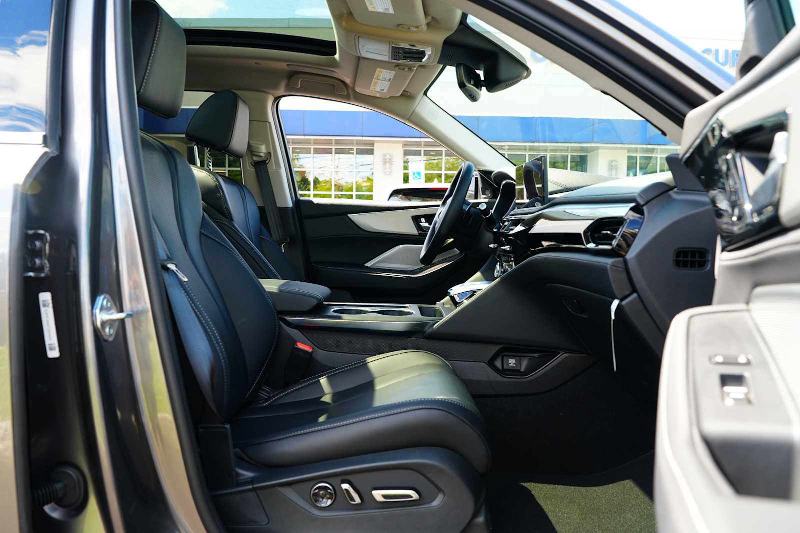 Certified 2026 Acura MDX w/ Technology Package AWD/4WD image 28