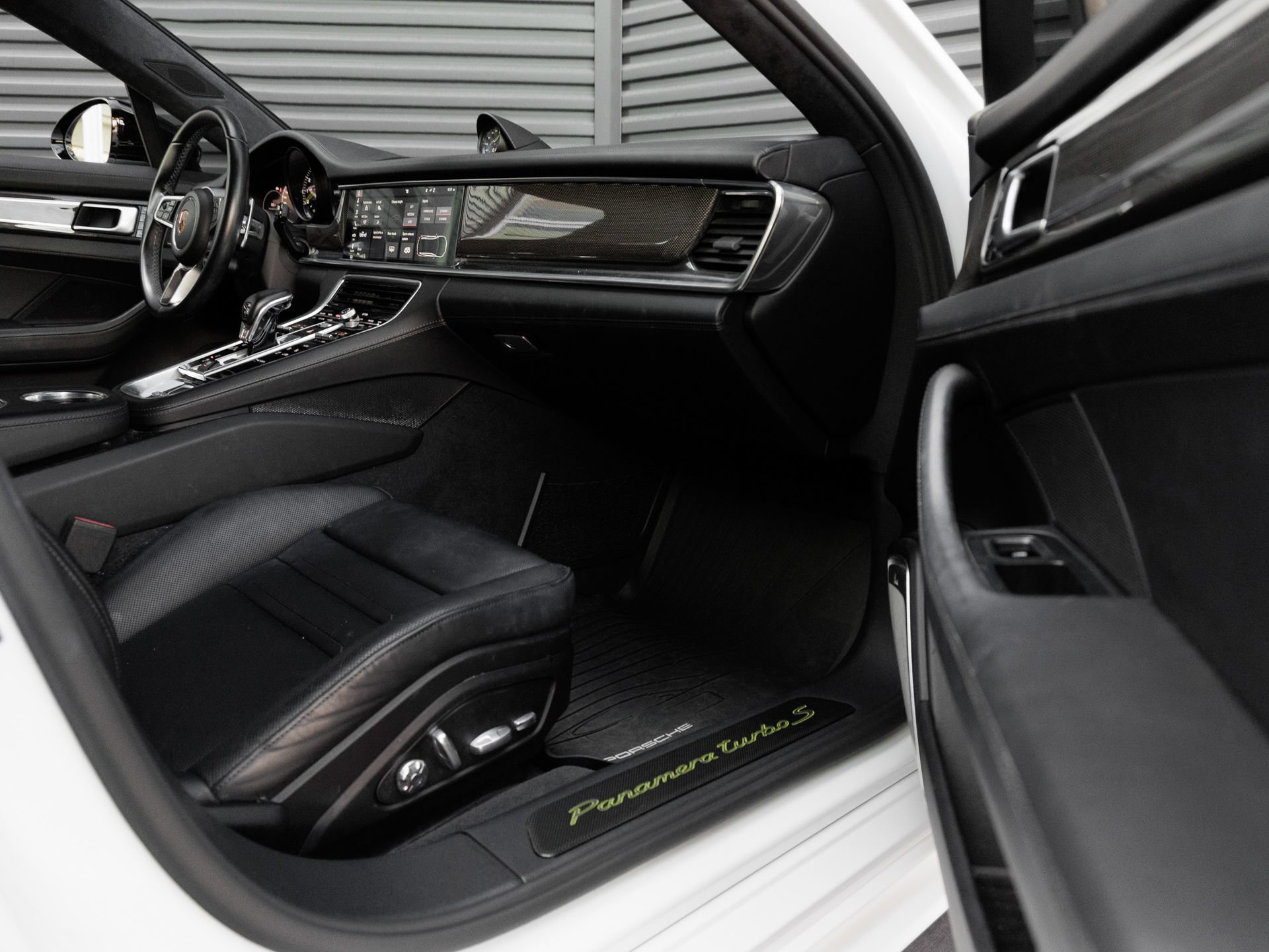 Certified 2018 Porsche Panamera Turbo S AWD/4WD image 35