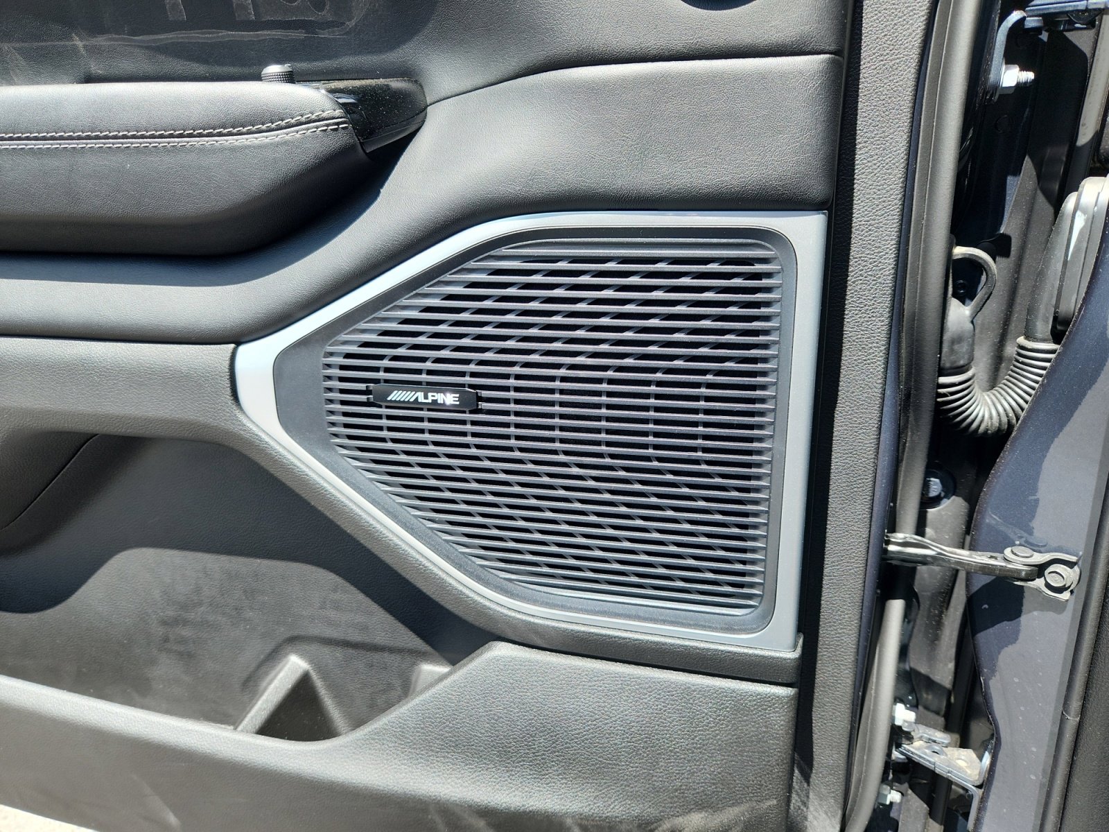 New 2025 Jeep Wagoneer Series II w/ HD Trailer Tow Package image 27