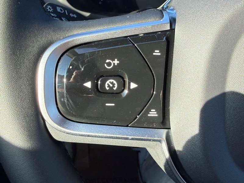 New 2026 Volvo XC60 B5 Core w/ Climate Package AWD/4WD image 12