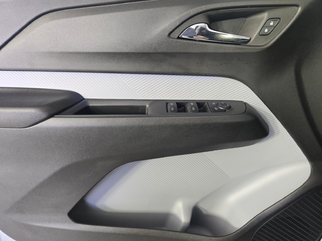 New 2027 Chevrolet Bolt RS w/ Technology Package FWD image 23