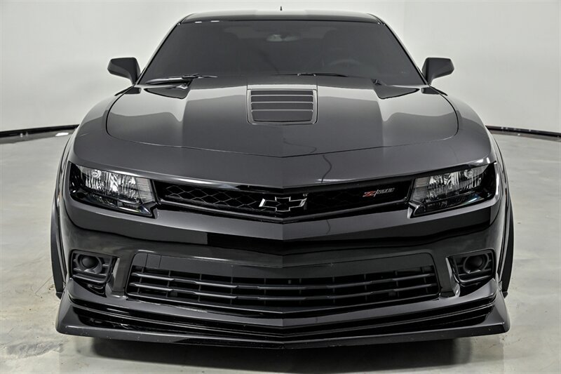 Used 2015 Chevrolet Camaro Z/28 RWD image 4