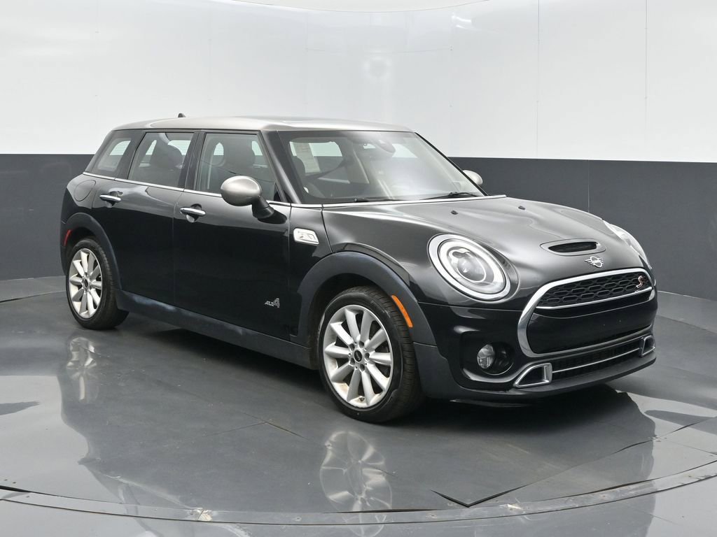 Used 2019 MINI Cooper Clubman S image 1