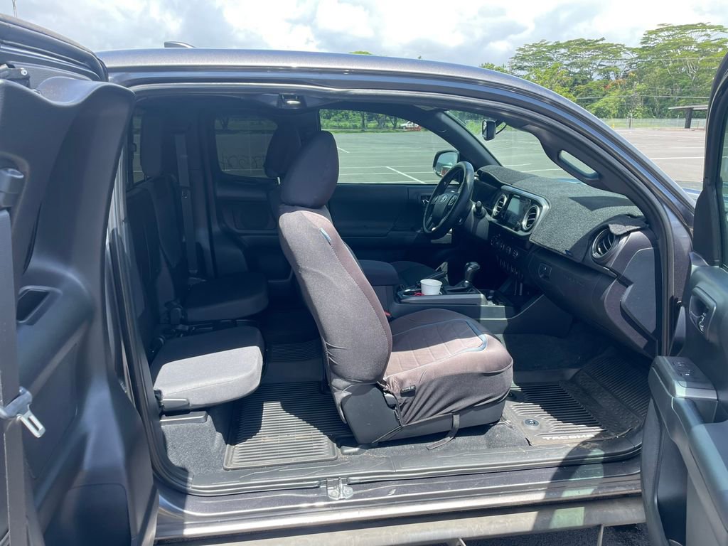 Used 2019 Toyota Tacoma TRD Sport AWD/4WD image 10