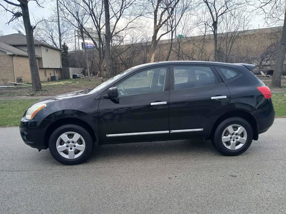 Used 2011 Nissan Rogue S image 2