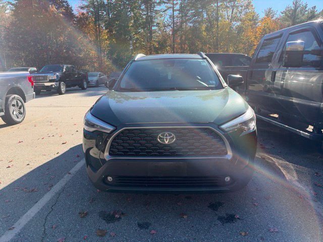 Used 2022 Toyota Corolla Cross XLE w/ Convenience Package AWD/4WD image 2