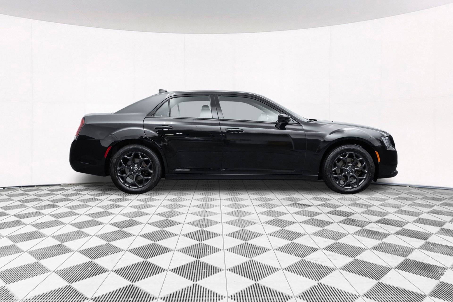 Used 2022 Chrysler 300 Touring w/ Sport Appearance Package image 13