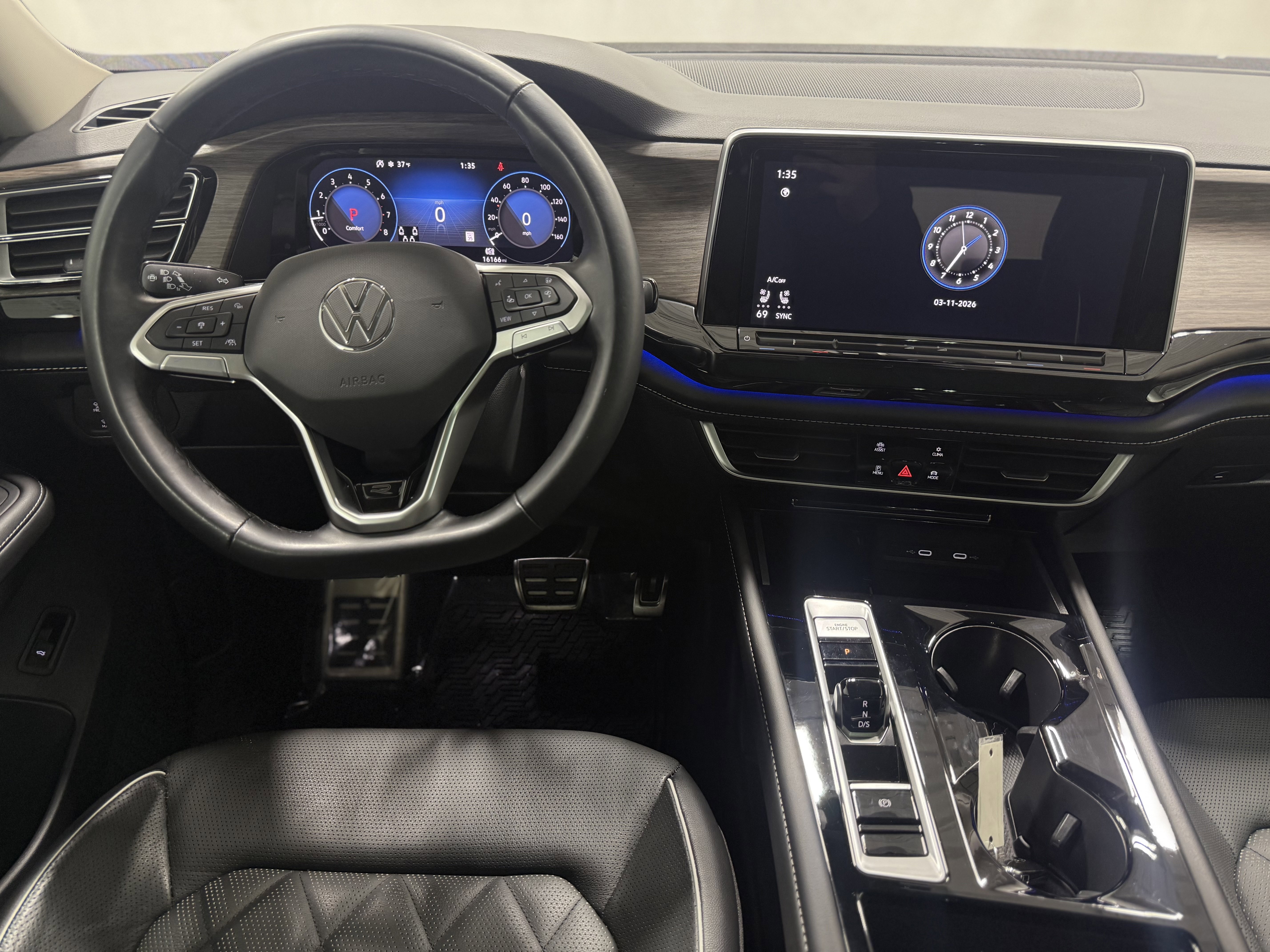 Used 2024 Volkswagen Atlas SEL Premium R-Line image 23