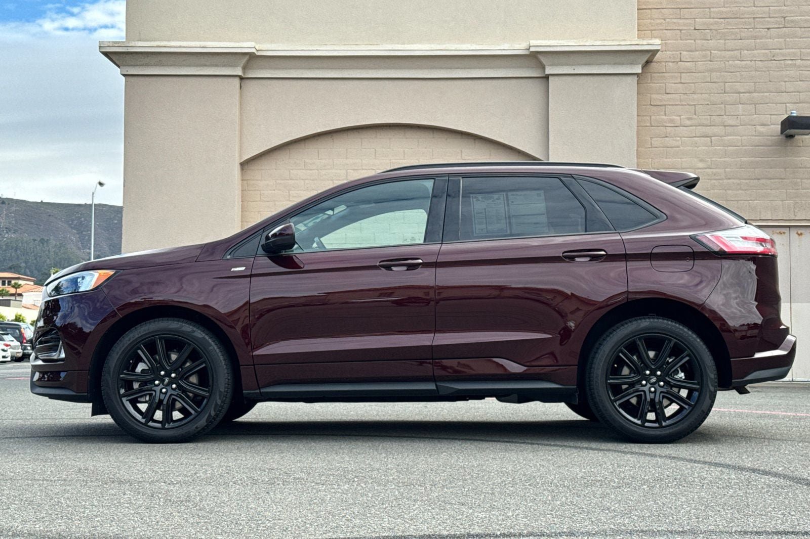 Certified 2024 Ford Edge ST-Line AWD/4WD image 10