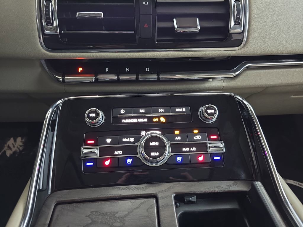 Used 2018 Lincoln Navigator L Reserve w/ Technology Package AWD/4WD image 24