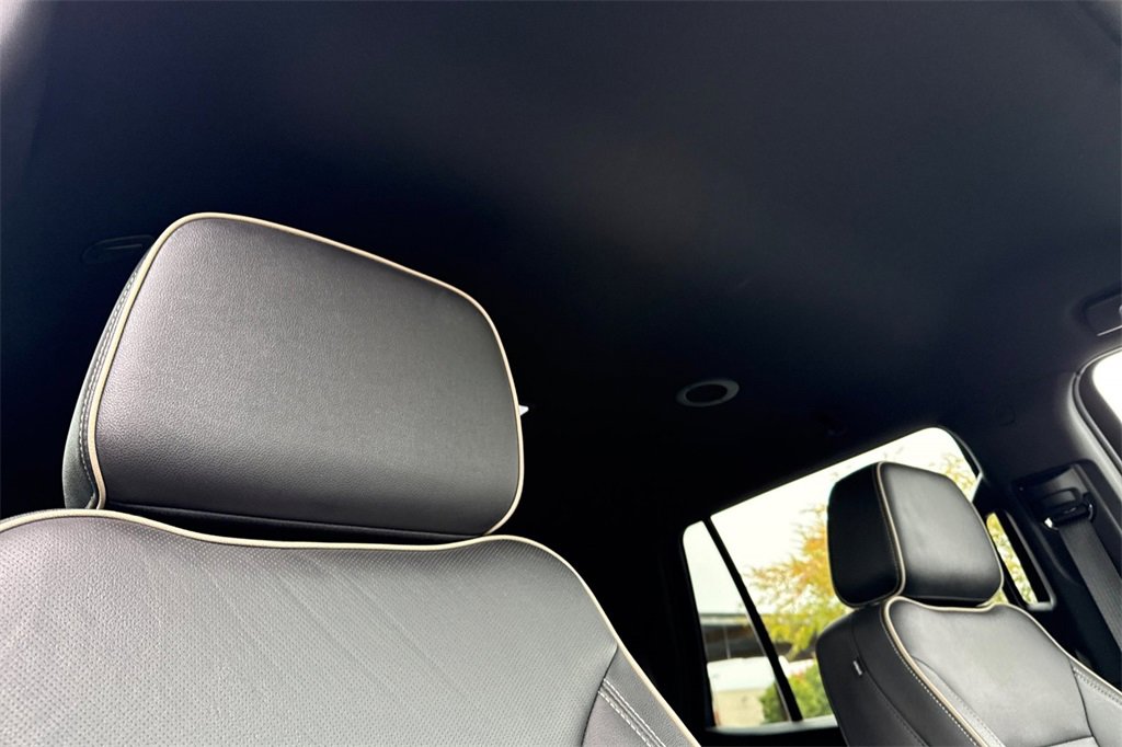 Used 2025 GMC Yukon Elevation image 24