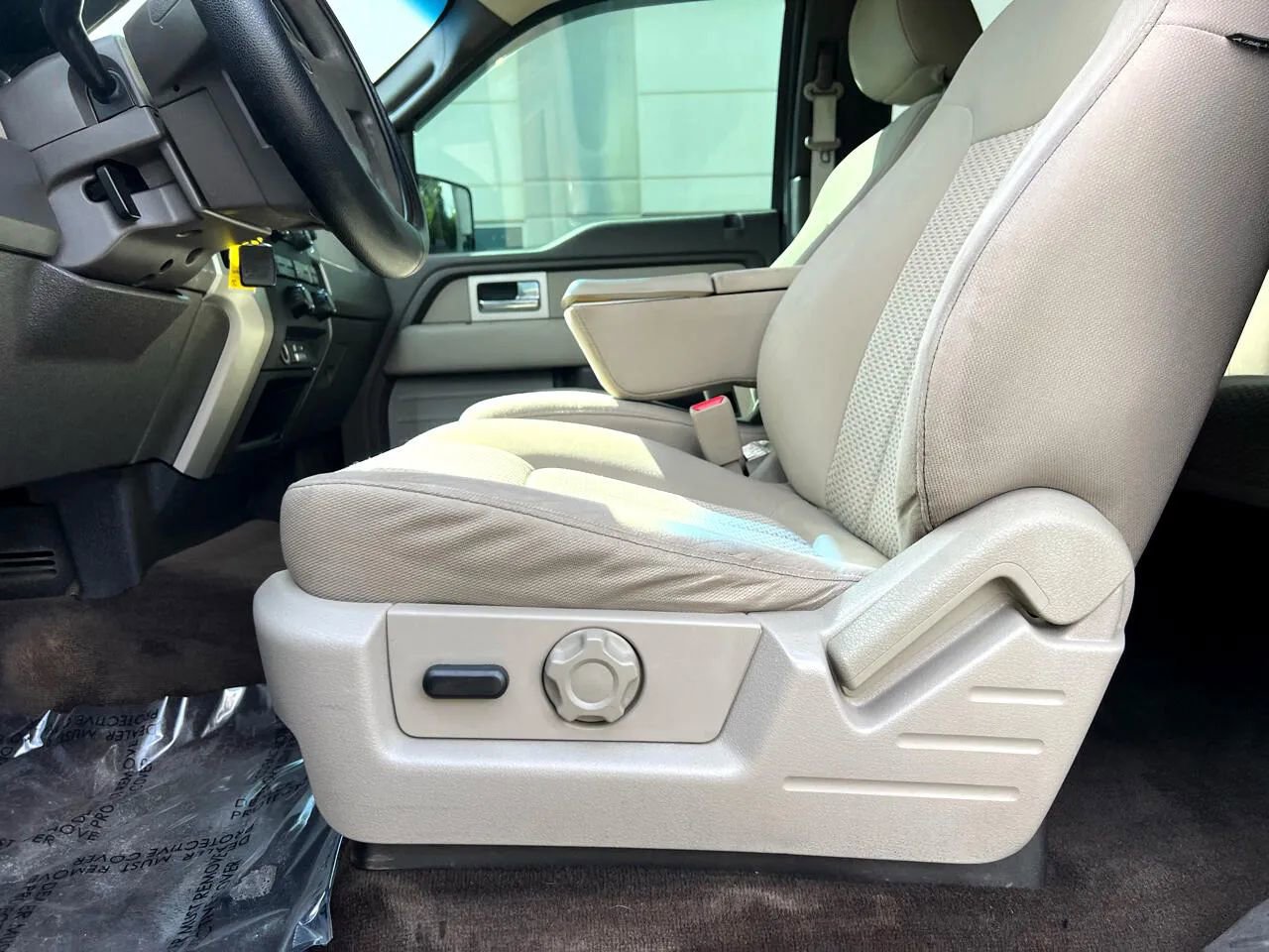 Used 2010 Ford F150 XLT image 16