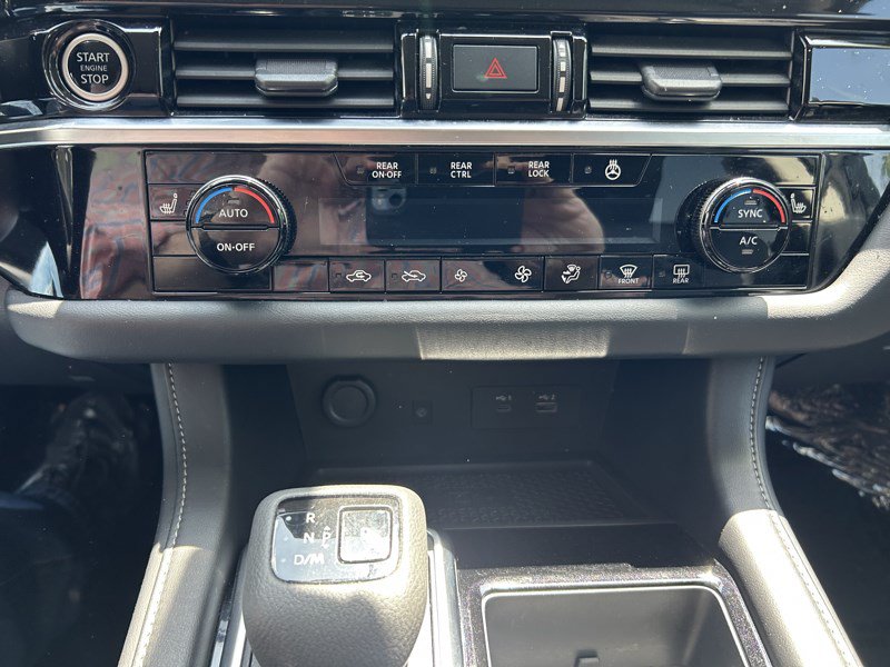 Used 2023 Nissan Pathfinder SL w/ Lighting Package (N92) AWD/4WD image 28