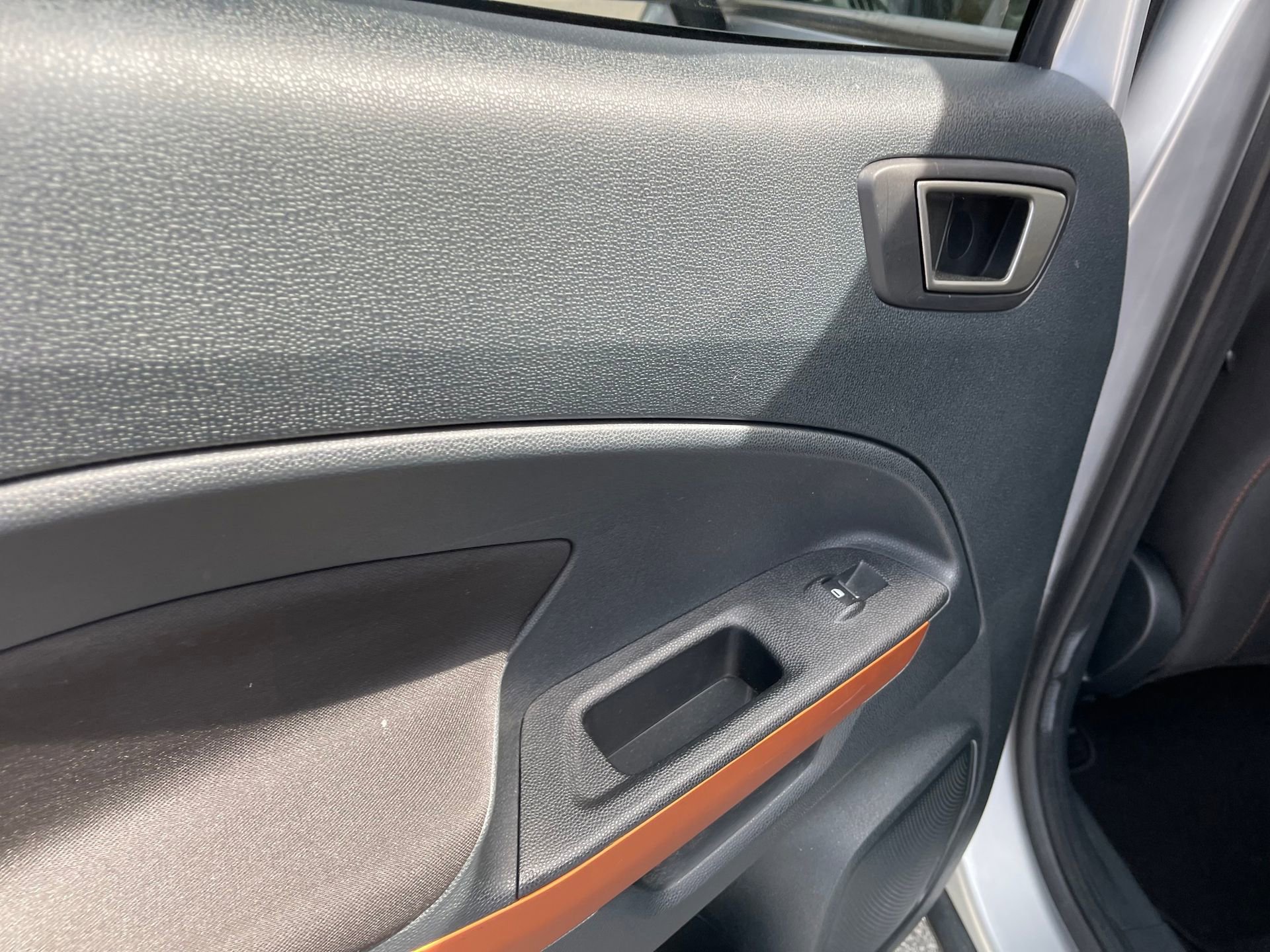 Used 2021 Ford EcoSport SE w/ SE Convenience Package image 21