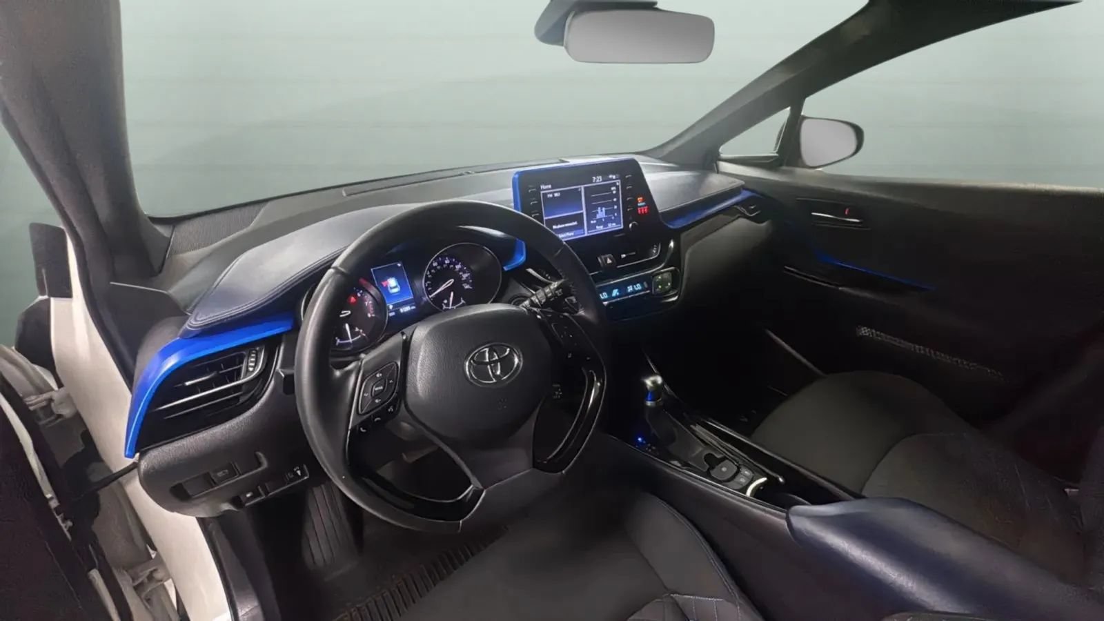 Used 2021 Toyota C-HR XLE FWD image 10