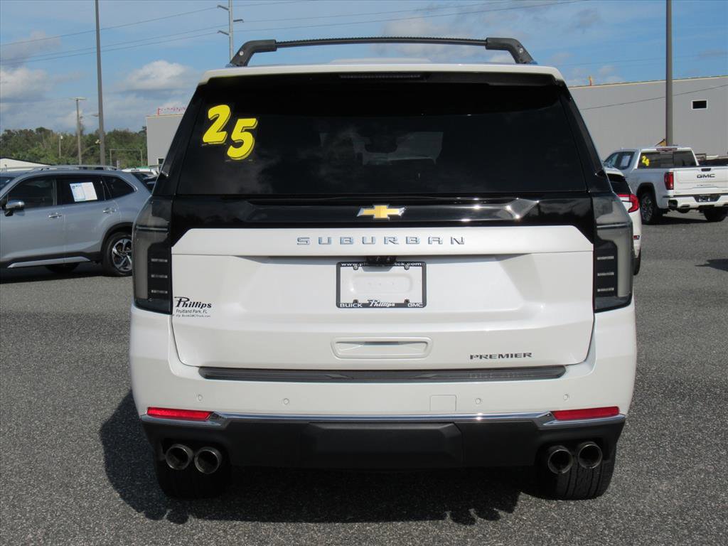 Used 2025 Chevrolet Suburban Premier image 5