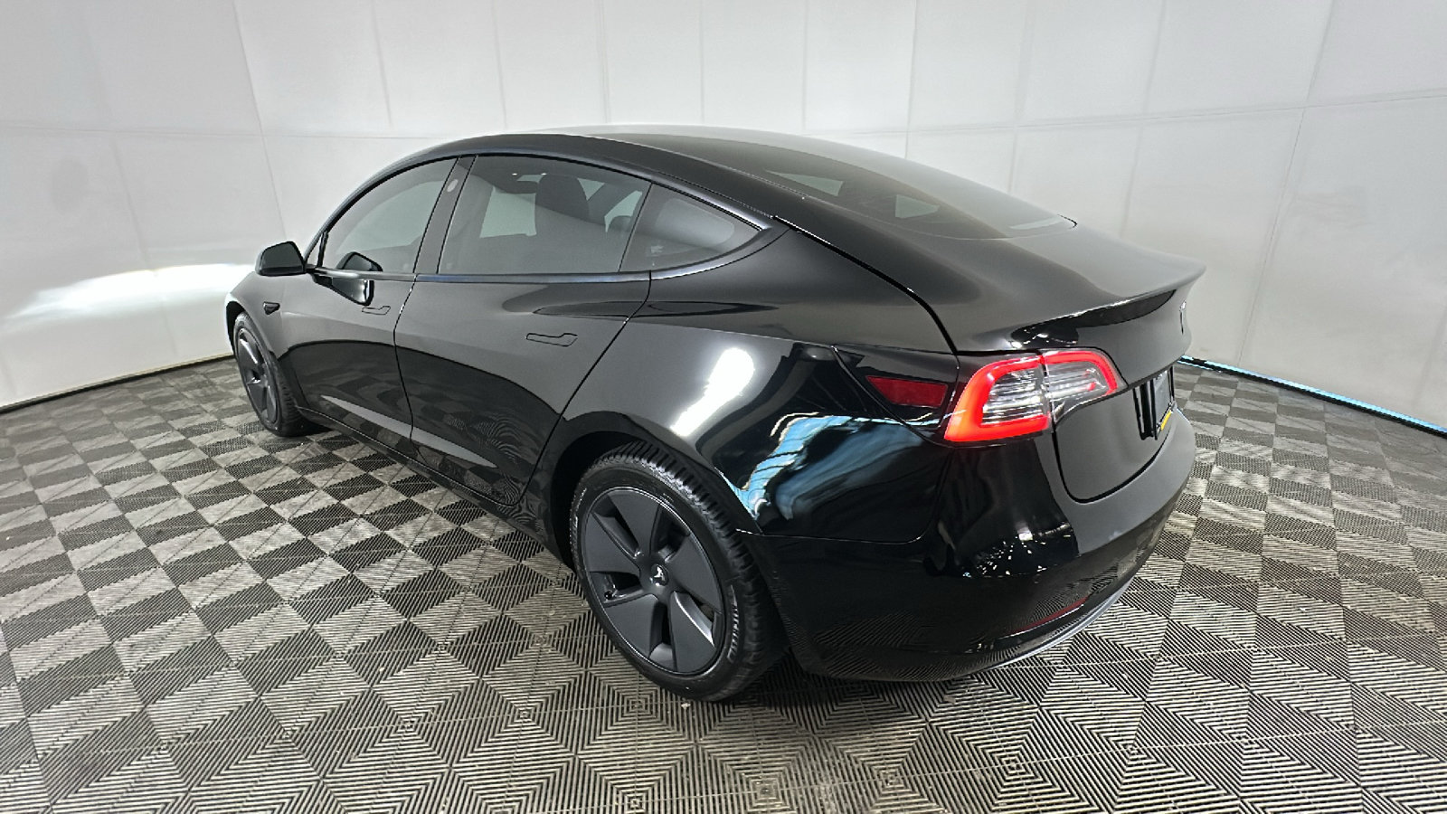 Used 2021 Tesla Model 3 Long Range AWD/4WD image 4