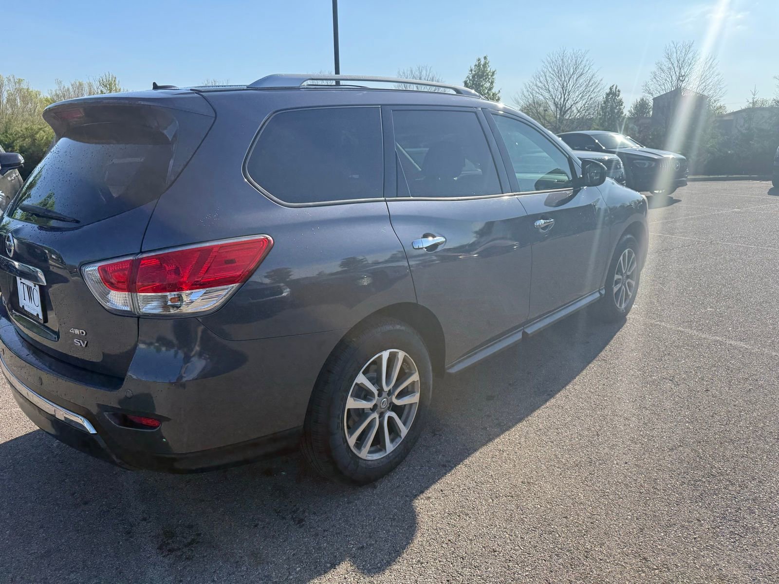 Used 2014 Nissan Pathfinder SV AWD/4WD image 5