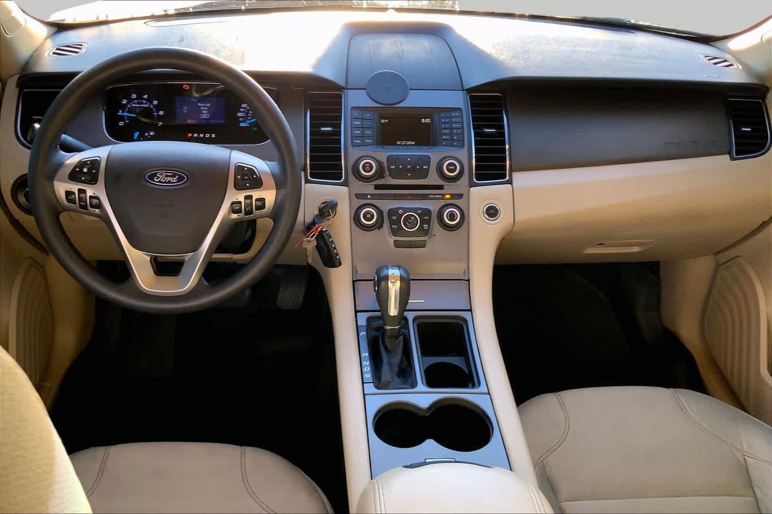 Used 2017 Ford Taurus SE FWD image 14