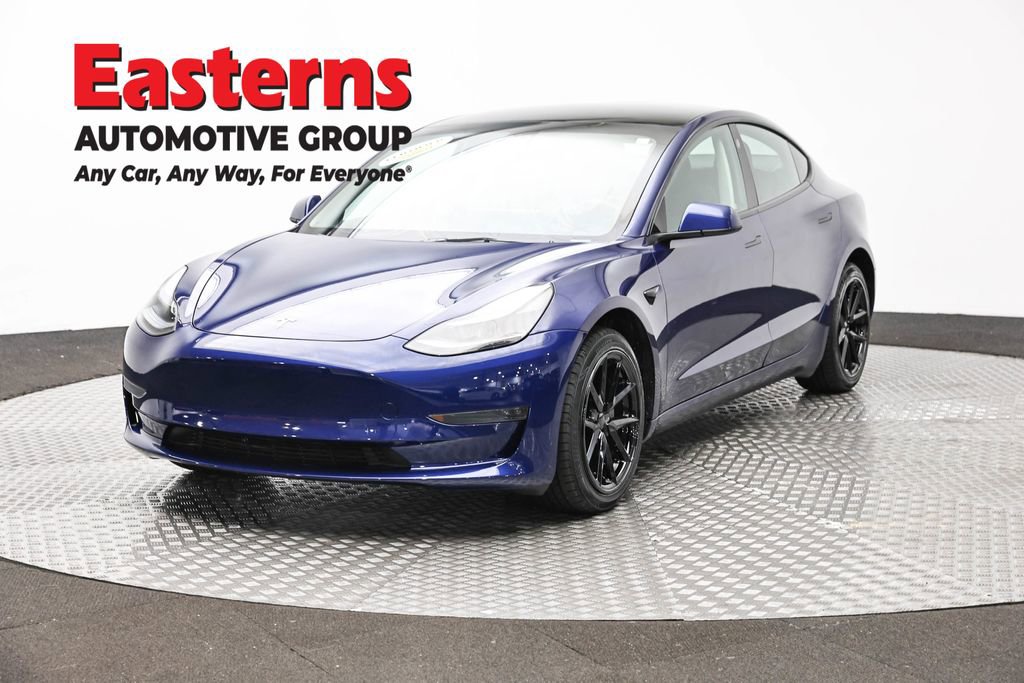 Used 2023 Tesla Model 3 Standard Range RWD image 1