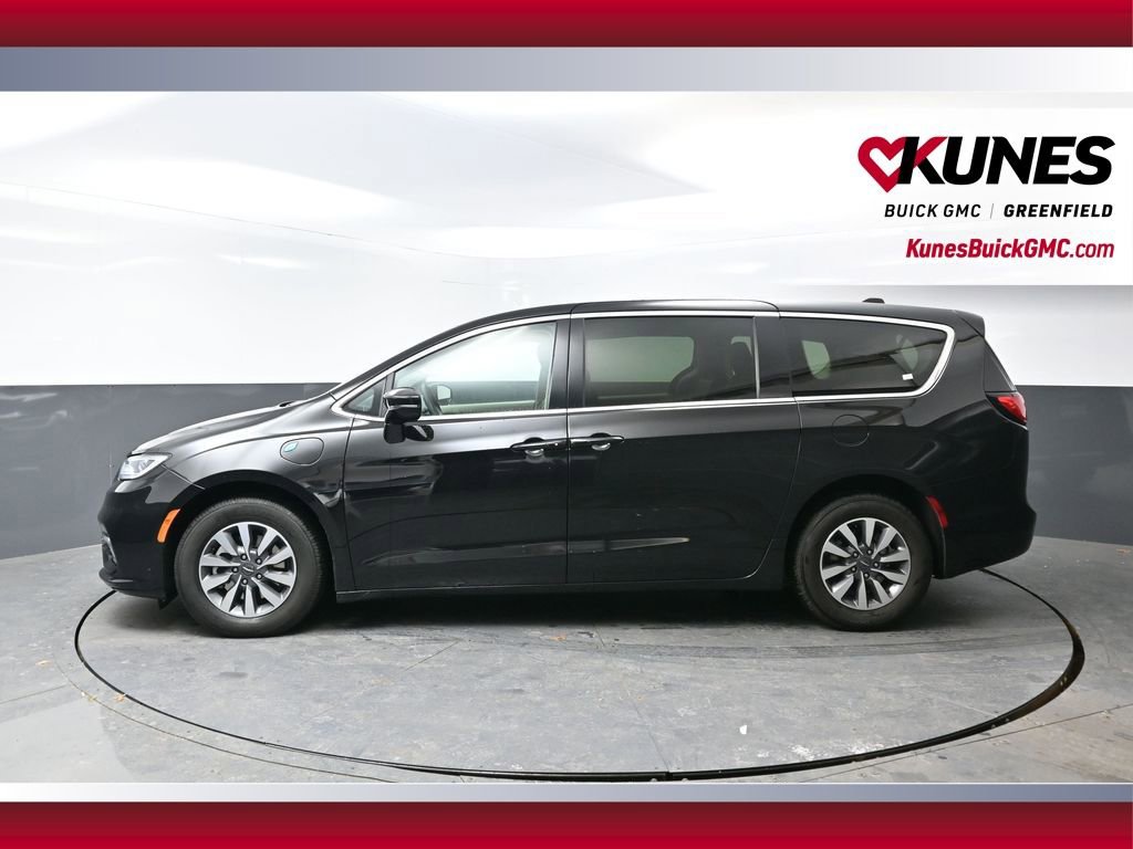 Used 2024 Chrysler Pacifica Select FWD image 9