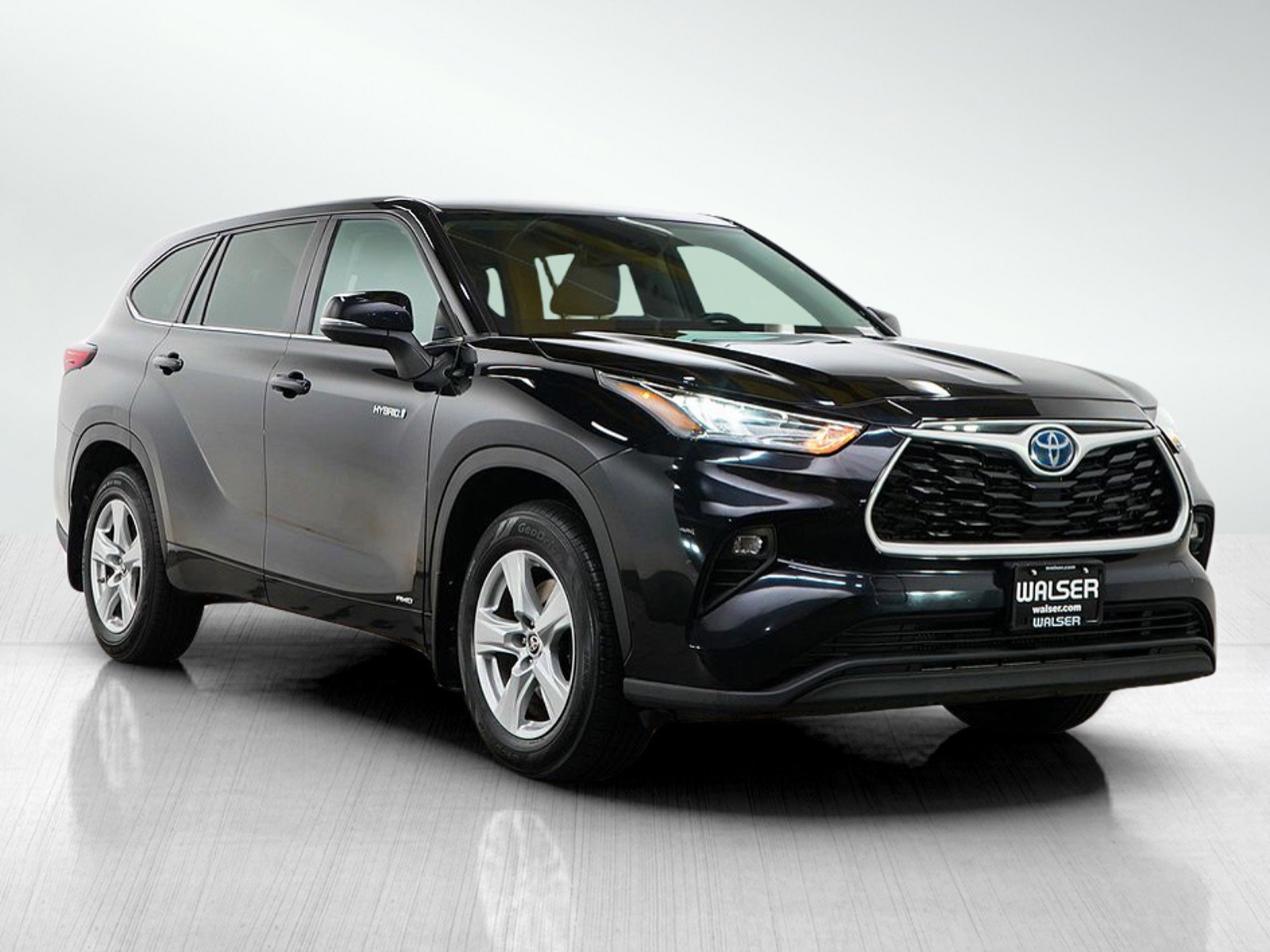 Used 2020 Toyota Highlander LE AWD/4WD image 7