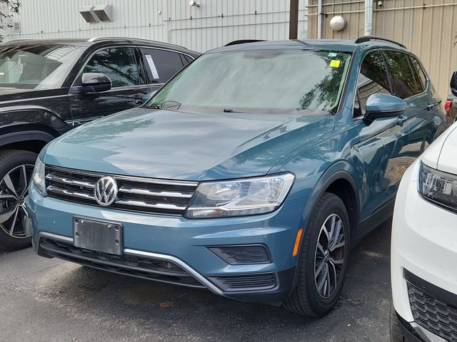 Used 2019 Volkswagen Tiguan SE w/ Panoramic Sunroof Package AWD/4WD image 3