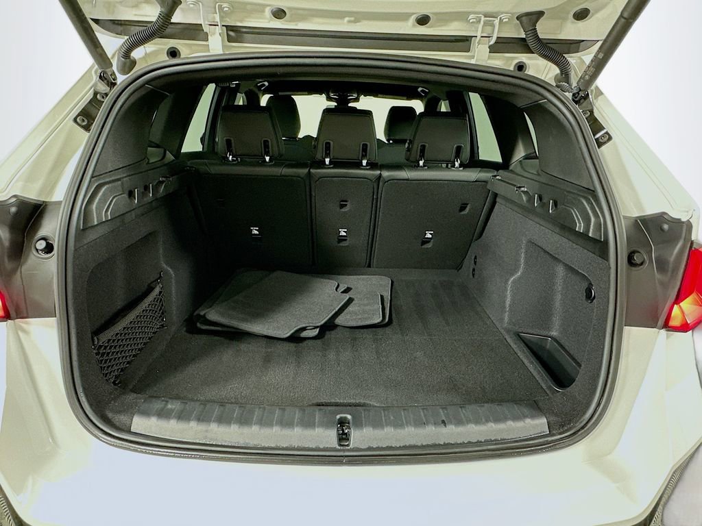 Certified 2024 BMW X1 M35i w/ Premium Package image 27