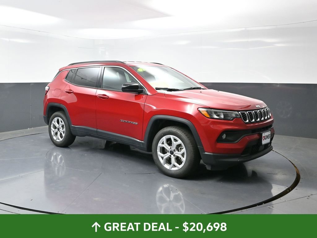 Used 2025 Jeep Compass Latitude image 5