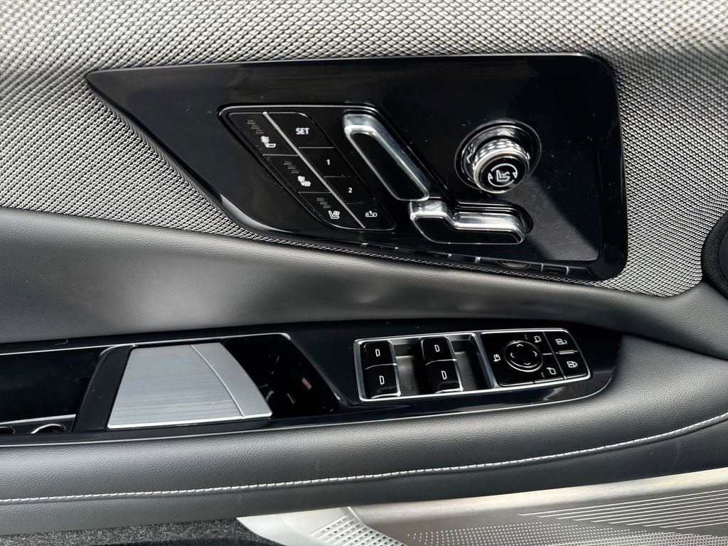 Used 2025 Cadillac Optiq Sport 2 image 15