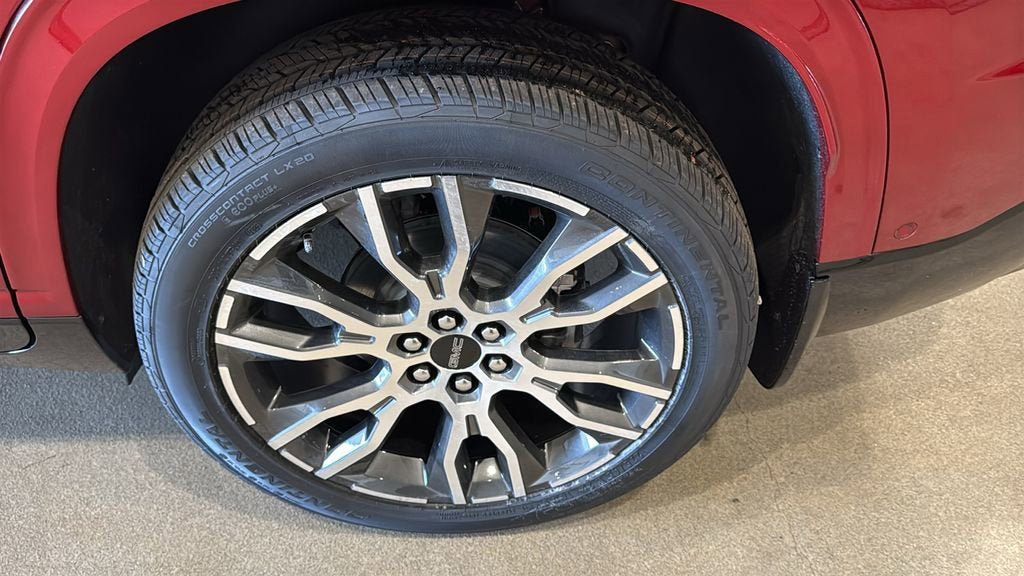 New 2026 GMC Acadia Denali Ultimate w/ LPO, Floor Liner Package AWD/4WD image 10