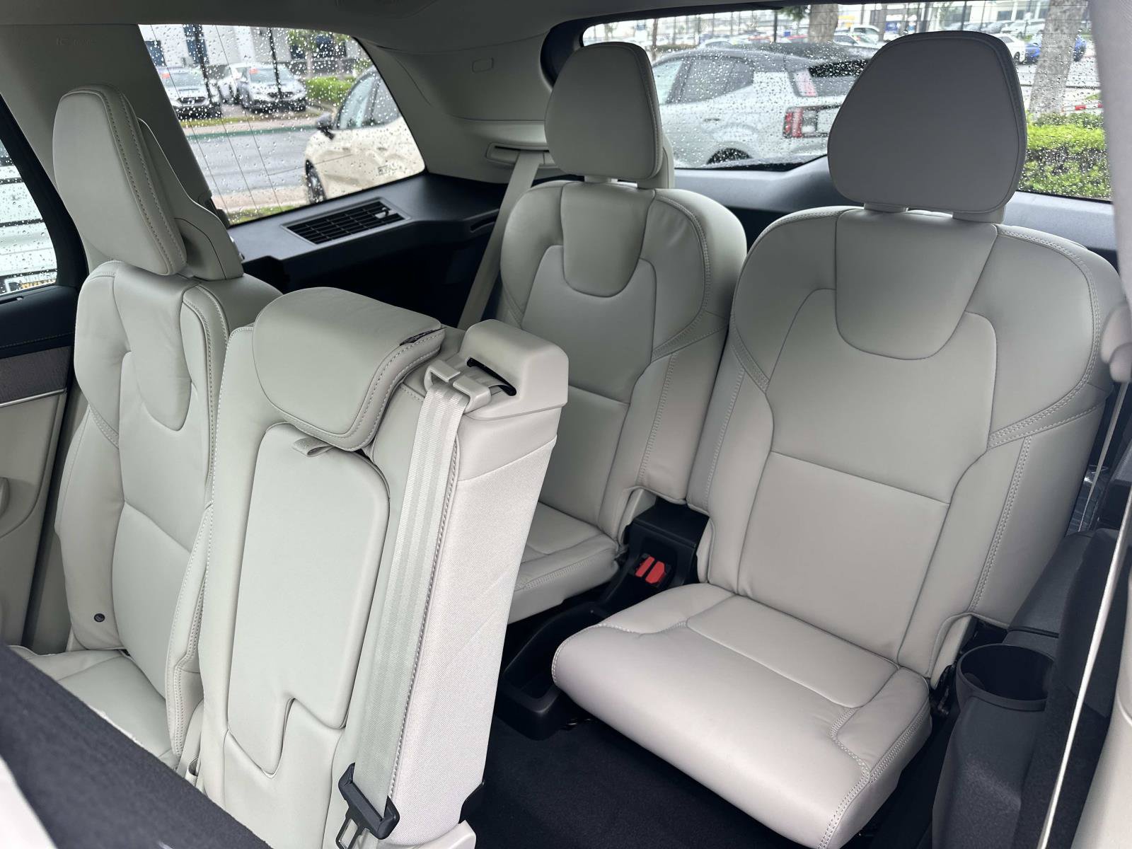 New 2026 Volvo XC90 T8 Ultra w/ Protection Package Premier AWD/4WD image 18