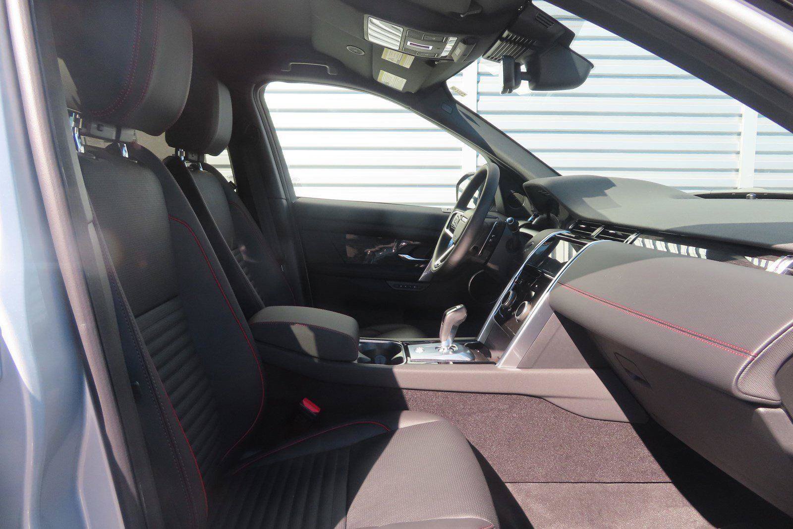 Used 2023 Land Rover Discovery Sport SE R-Dynamic AWD/4WD image 3