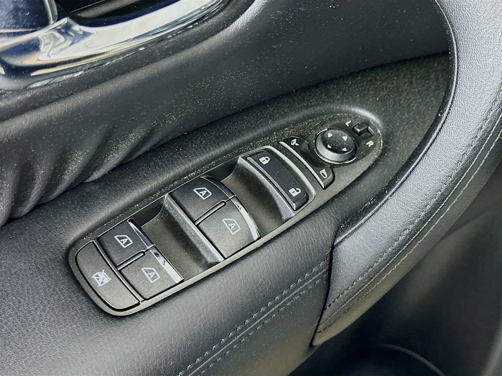 Used 2023 Nissan Armada SL w/ Captain's Chairs Package image 20