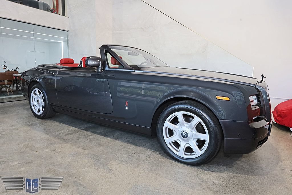 Used 2017 Rolls-Royce Phantom Drophead Coupe RWD image 1