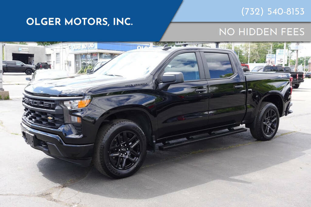 Used 2023 Chevrolet Silverado 1500 Custom AWD/4WD image 1