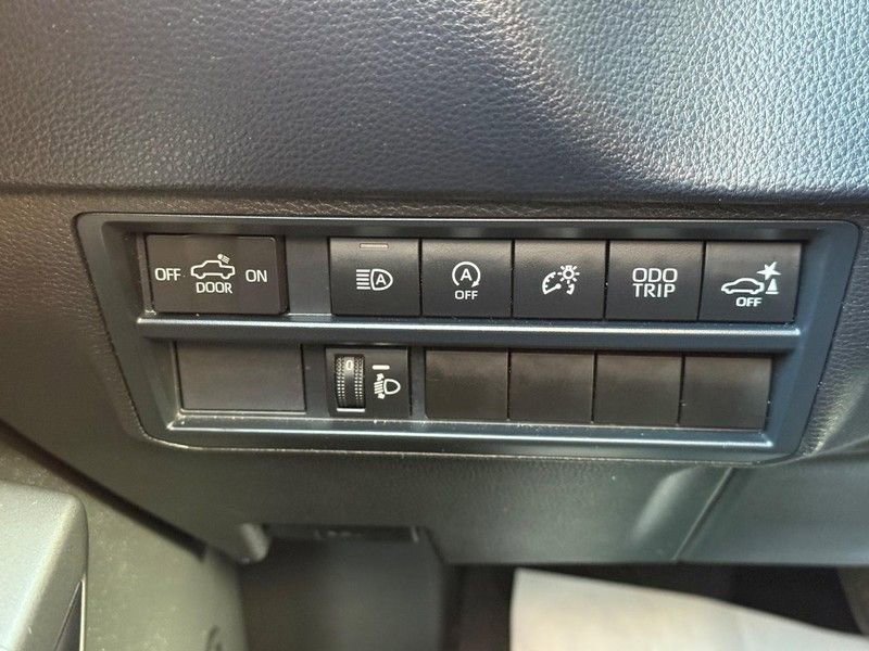 Used 2025 Toyota Tundra SR5 w/ SR5 Convenience Package AWD/4WD image 29